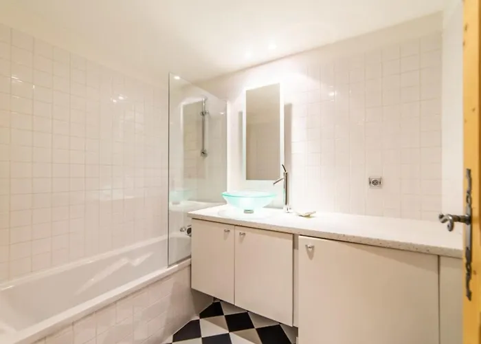 3-bedroom Flat In The Centre *