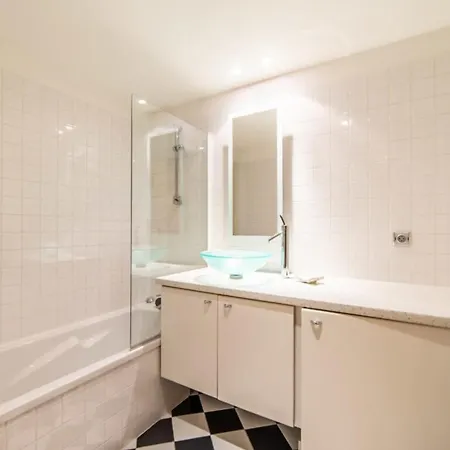 3-bedroom Flat In The Centre *