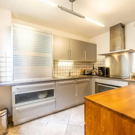 Apartment 3-bedroom Flat In The Centre *